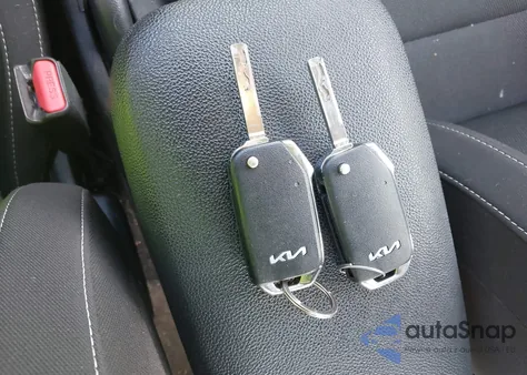 2022 Kia Forte Lxs z USA, uszkodzony, nr VIN 3KPF24AD2NE493367